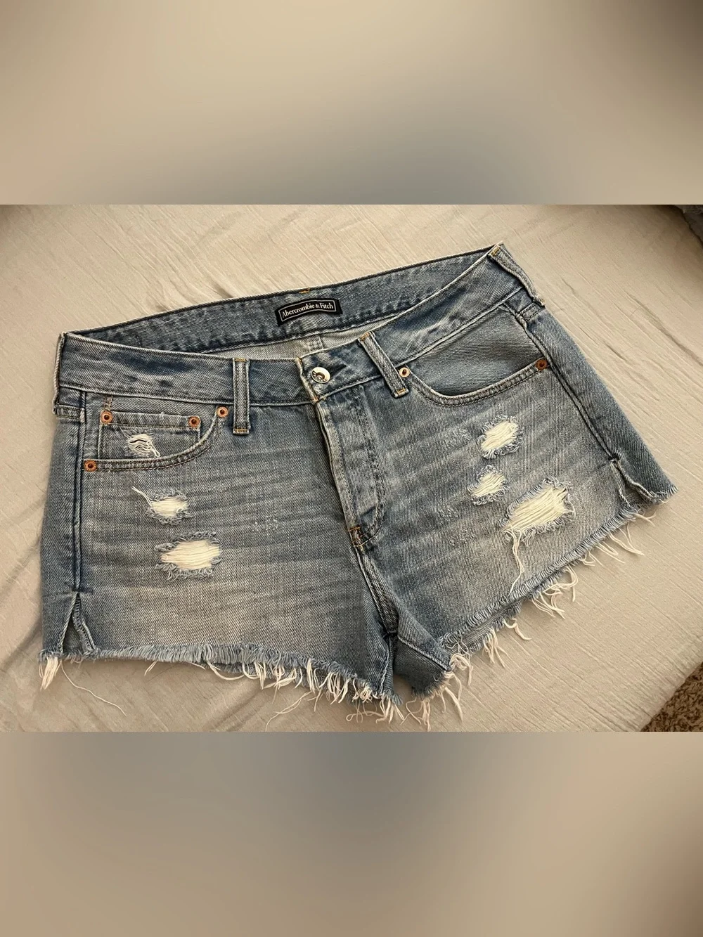 Abercrombie Denim shorts size 28